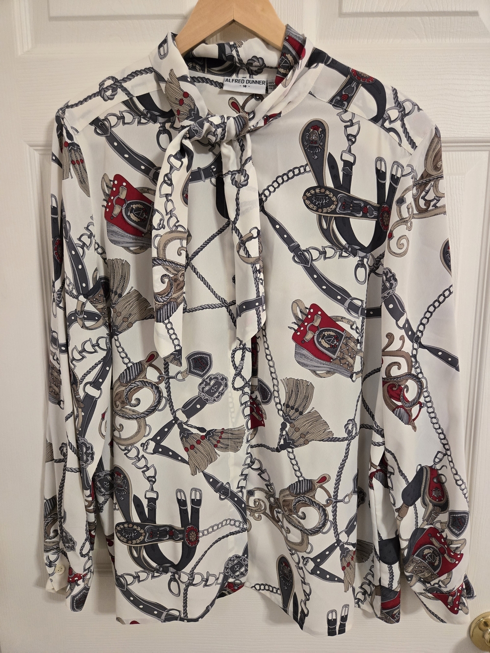 Alfred Dunner Retro Cream Tie-Neck Blouse with Belts And Chains Print Size 18
